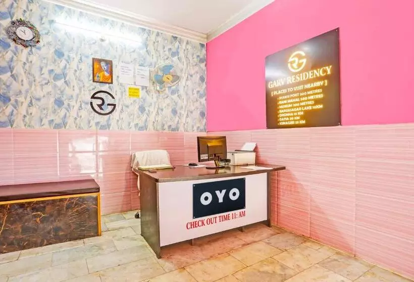 ホテル Oyo Garv Residency