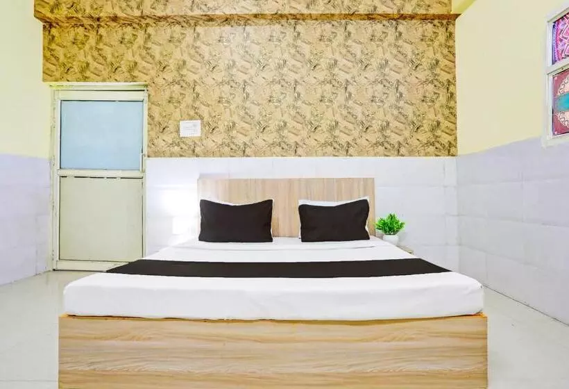 ホテル Oyo Garv Residency