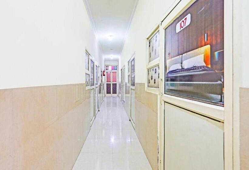 בית מלון כפרי Oyo Garv Residency