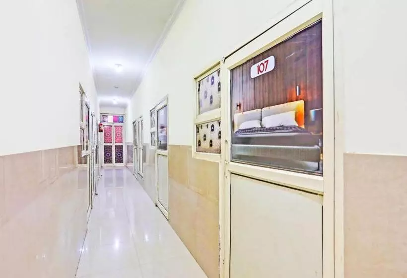 ホテル Oyo Garv Residency