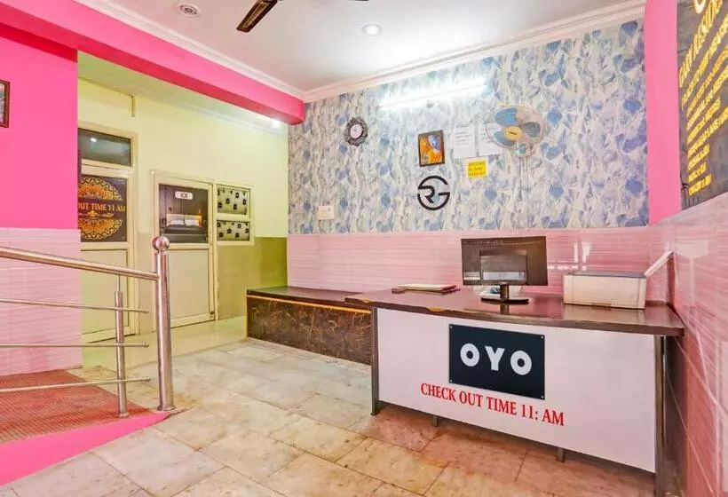 ホテル Oyo Garv Residency