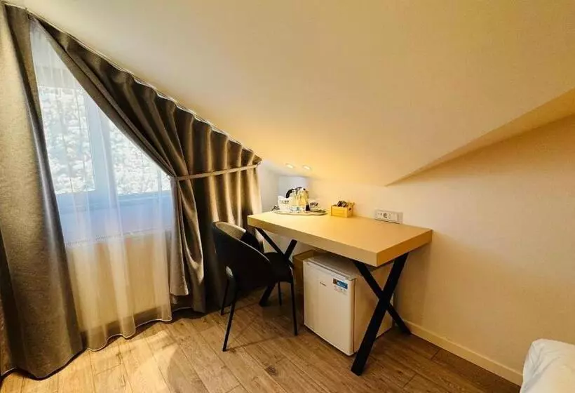 ホテル Pensiunea Waldor