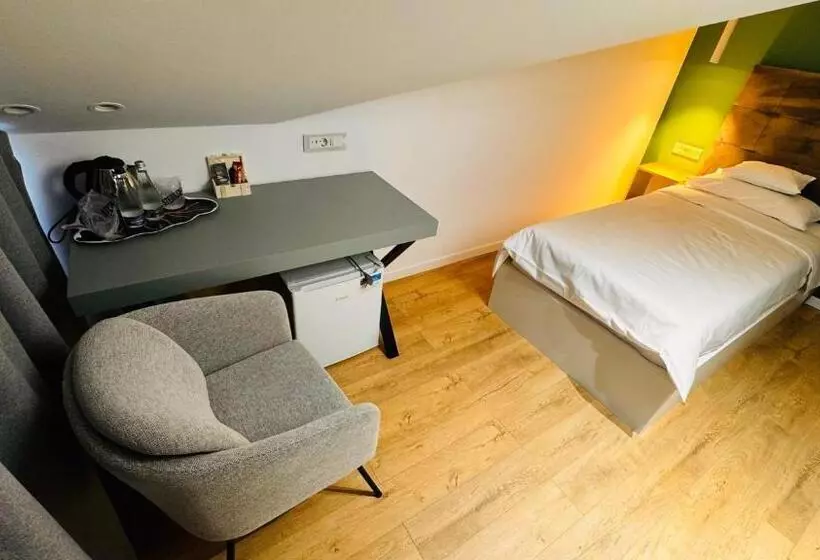 ホテル Pensiunea Waldor