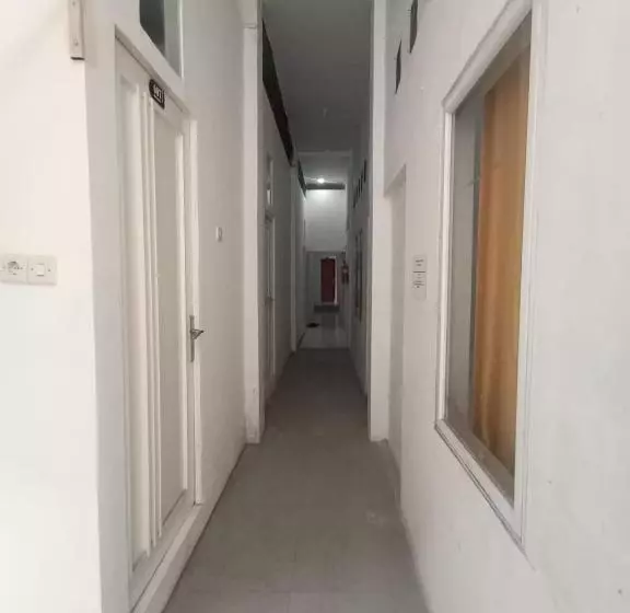 Majatalo Almic Guesthouse Bogor