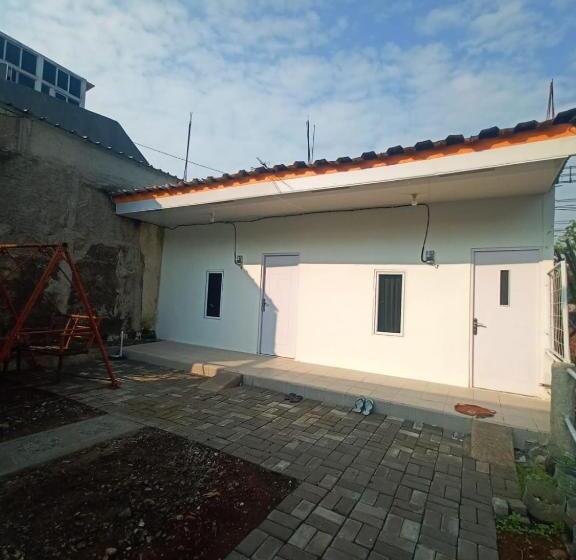 Panzió Almic Guesthouse Bogor