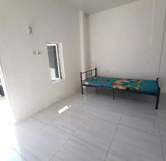 Majatalo Almic Guesthouse Bogor