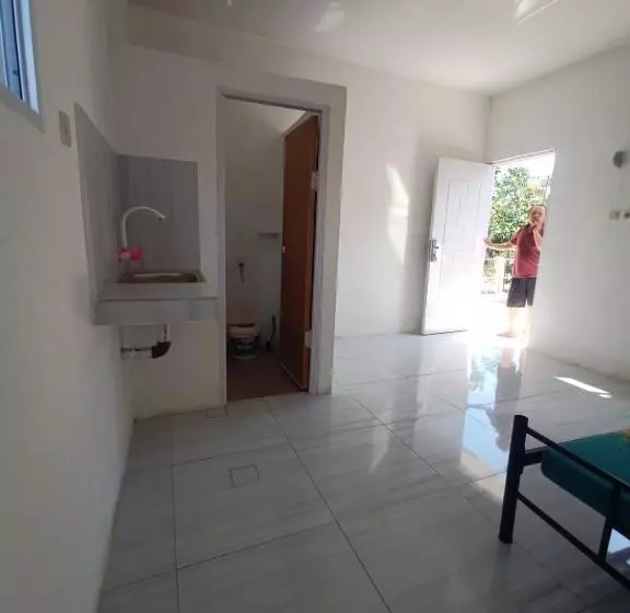 Majatalo Almic Guesthouse Bogor