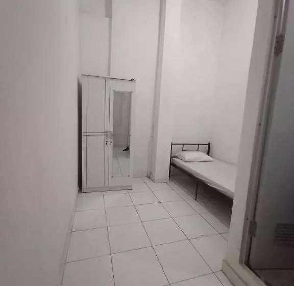 Majatalo Almic Guesthouse Bogor