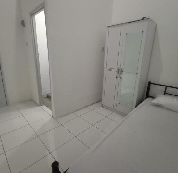 Panzió Almic Guesthouse Bogor