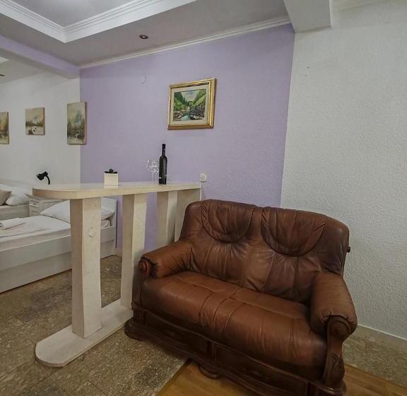 پانسیون Apartments Lucerna