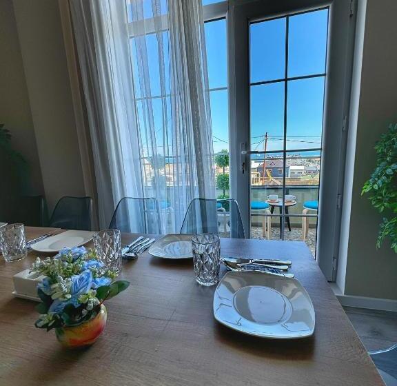 Premium Sea View Hotel & Hostel