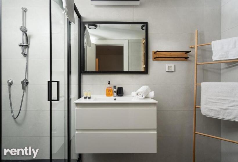 Sea Side Aster Apartment   By Rently