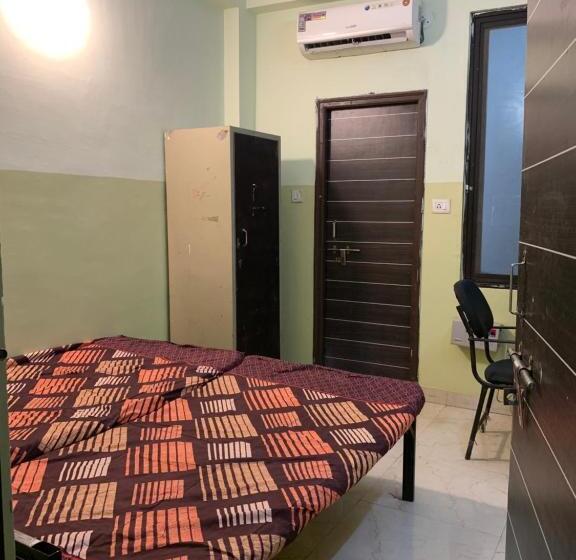 Общежитие Khalsa Boys Residency