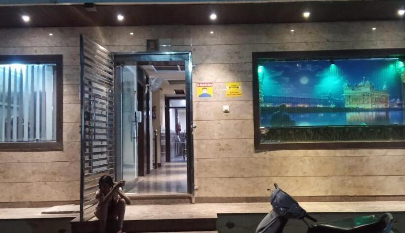 Общежитие Khalsa Boys Residency