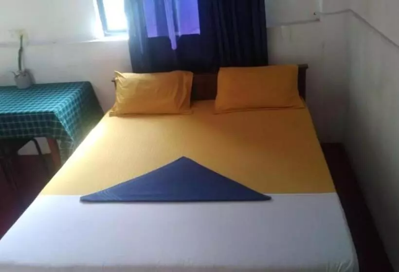 ユースホステル New Fifi Inn Trincomalee
