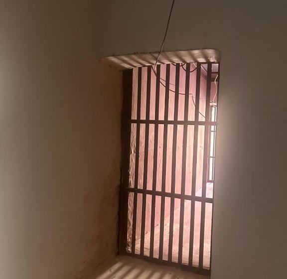 تختخواب و صبحانه Residential House