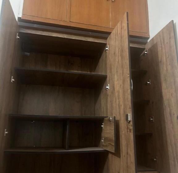 تختخواب و صبحانه Residential House