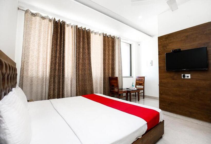 Hotel Alfha Street Guest House