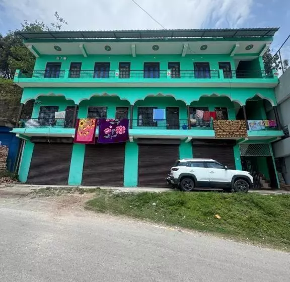 ホテル Bishnu P