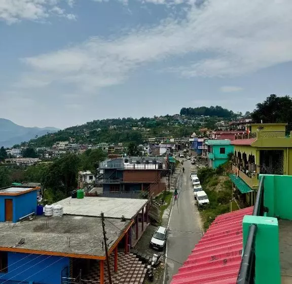 ホテル Bishnu P