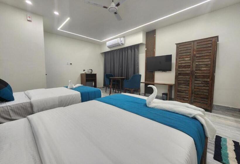 هتل Clovera Villa