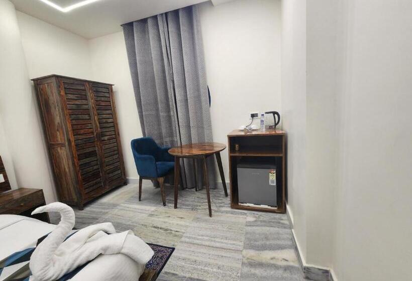 هتل Clovera Villa