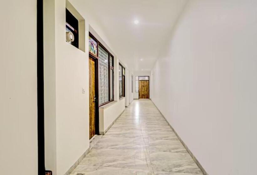 בית מלון כפרי Goroomgo Nandan Residency Bhubaneswar