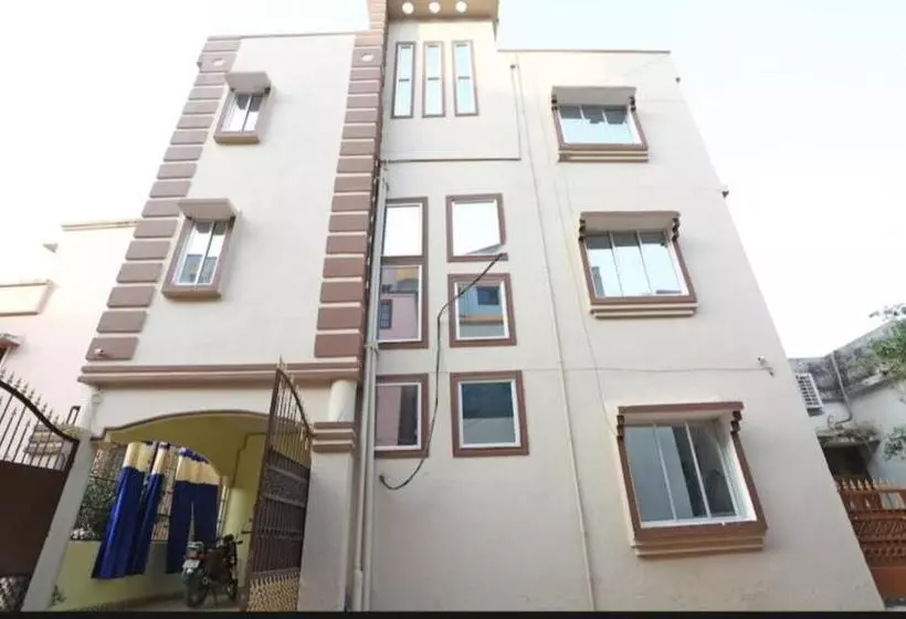 Hotelli Goroomgo Nandan Residency Bhubaneswar