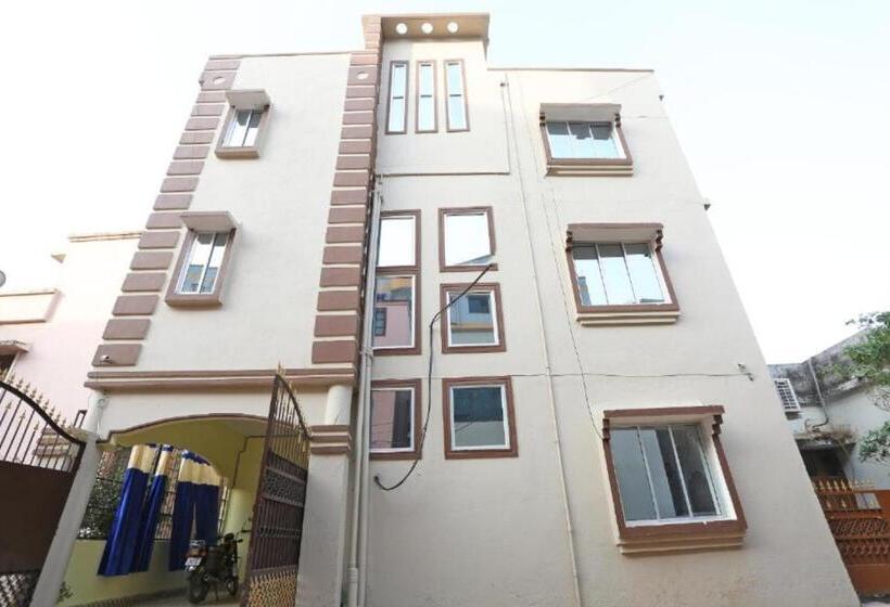 בית מלון כפרי Goroomgo Nandan Residency Bhubaneswar