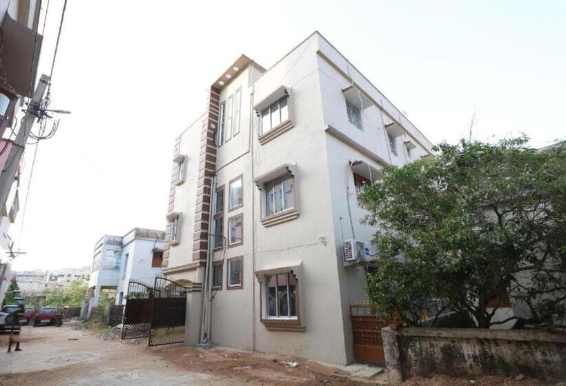 בית מלון כפרי Goroomgo Nandan Residency Bhubaneswar