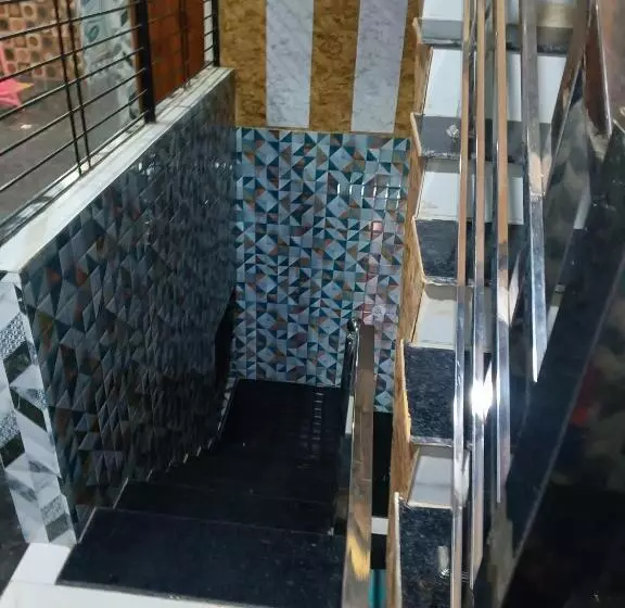 Hotelli Pari Residency 5 Mint Walking From Shri Ram Janmabhoomi Temple