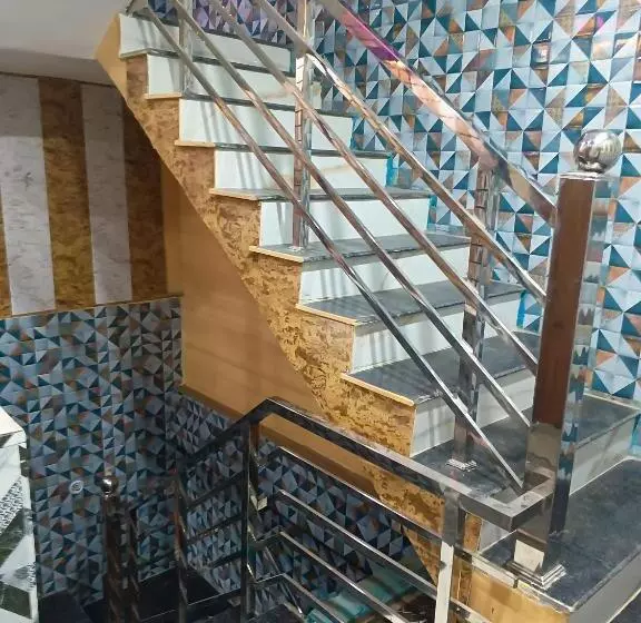 Hotelli Pari Residency 5 Mint Walking From Shri Ram Janmabhoomi Temple