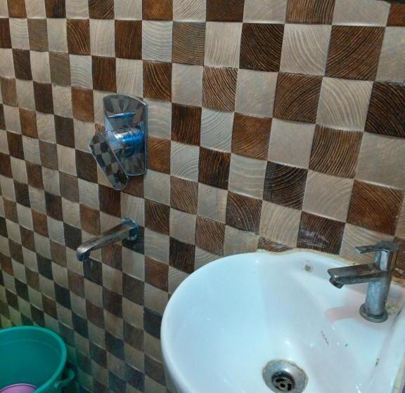 Hotel Pari Residency 5 Mint Walking From Shri Ram Janmabhoomi Temple