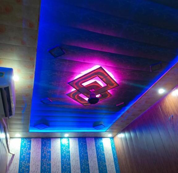 Hotel Pari Residency 5 Mint Walking From Shri Ram Janmabhoomi Temple