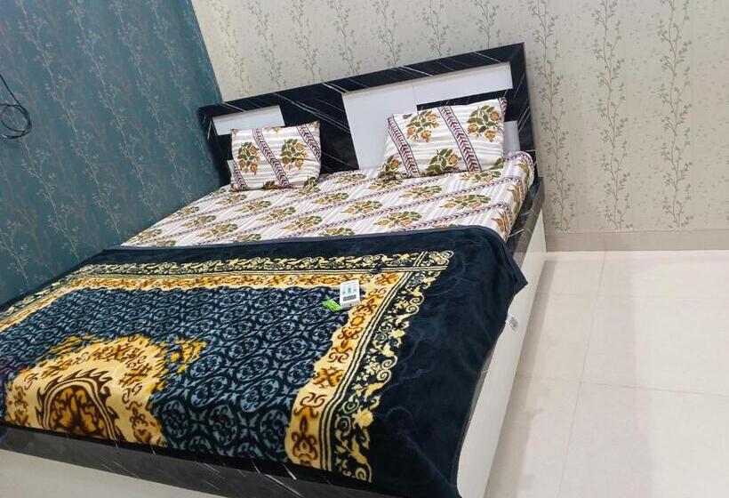 Hotel Pari Residency 5 Mint Walking From Shri Ram Janmabhoomi Temple