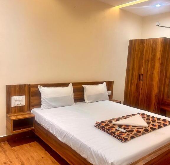 ホテル Sv Banquets And Luxury Rooms