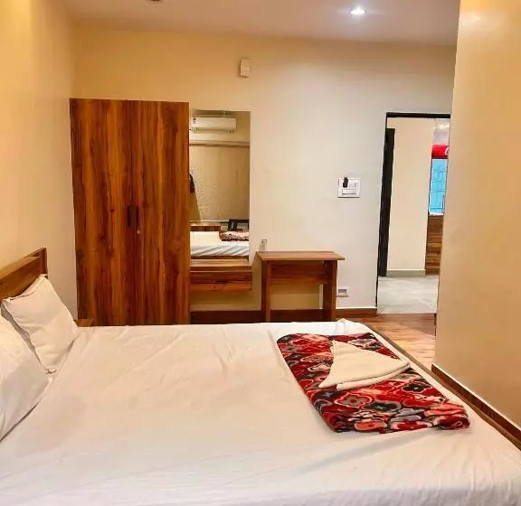 ホテル Sv Banquets And Luxury Rooms