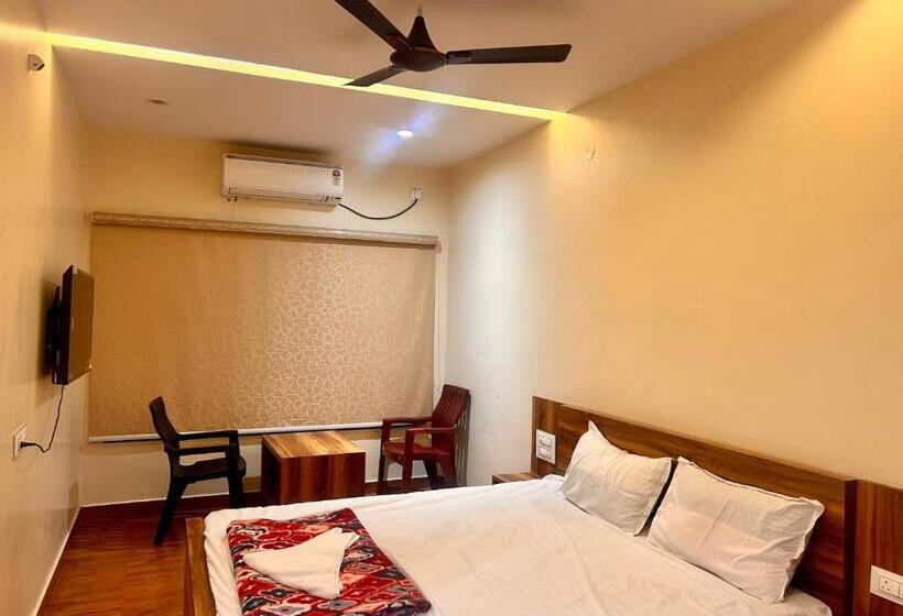 ホテル Sv Banquets And Luxury Rooms