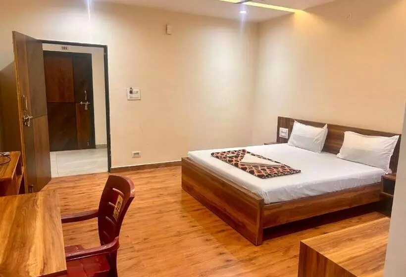 ホテル Sv Banquets And Luxury Rooms