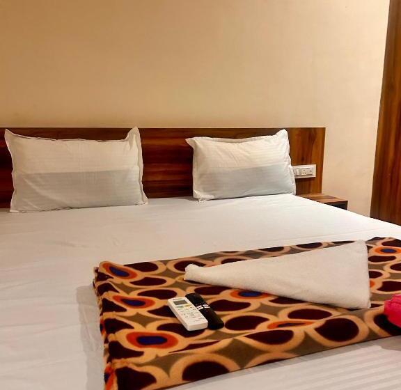 ホテル Sv Banquets And Luxury Rooms