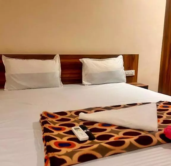 ホテル Sv Banquets And Luxury Rooms