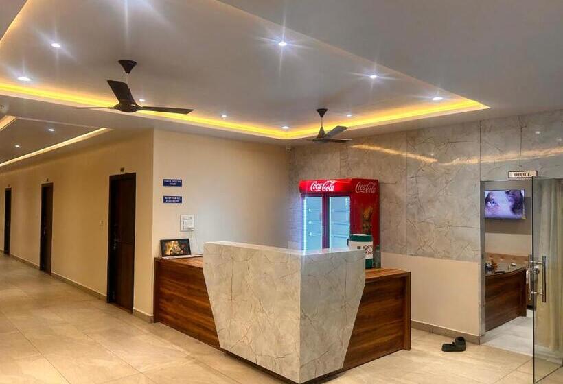 ホテル Sv Banquets And Luxury Rooms