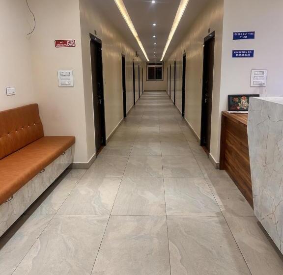 ホテル Sv Banquets And Luxury Rooms