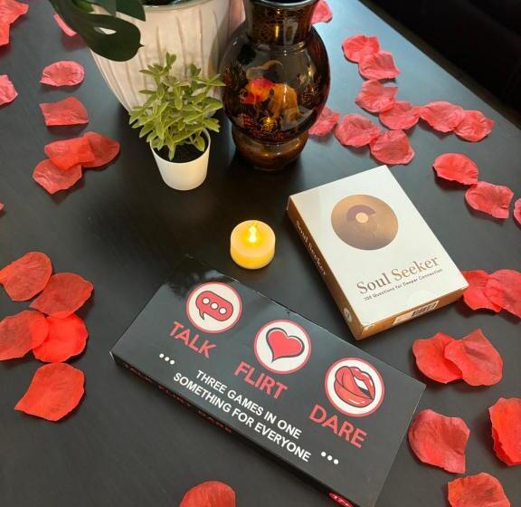 Отель The Red Rose Retreat