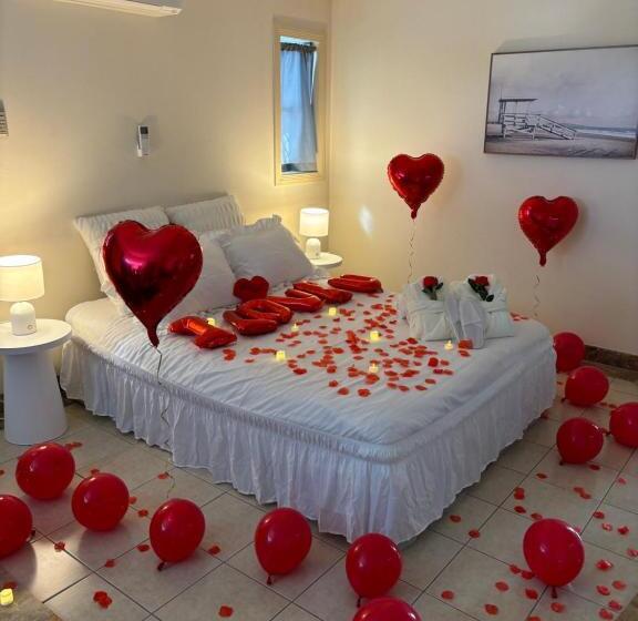 Отель The Red Rose Retreat