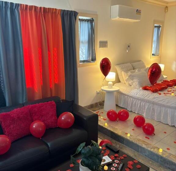 Отель The Red Rose Retreat