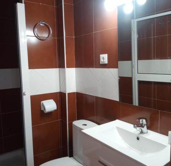 Pensió La Tortuga Lodging