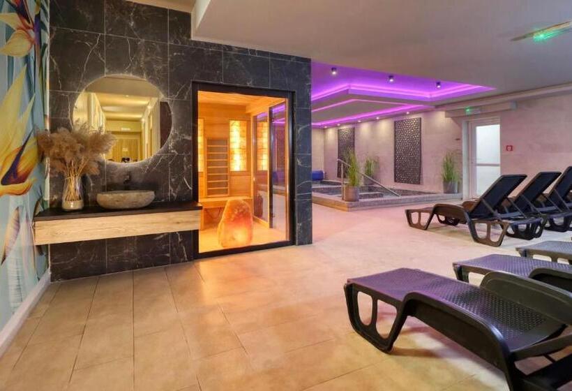 Villa Park Apartmanház