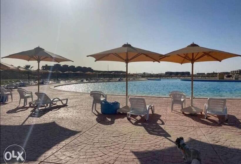 شاليه بقرية بلومار السخنة