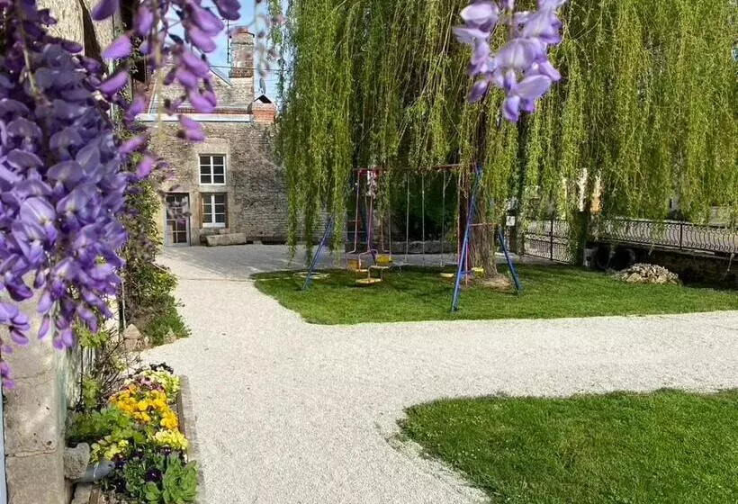 Aamiaismajoitus (B&B) Chez Odette Cypres De Provence